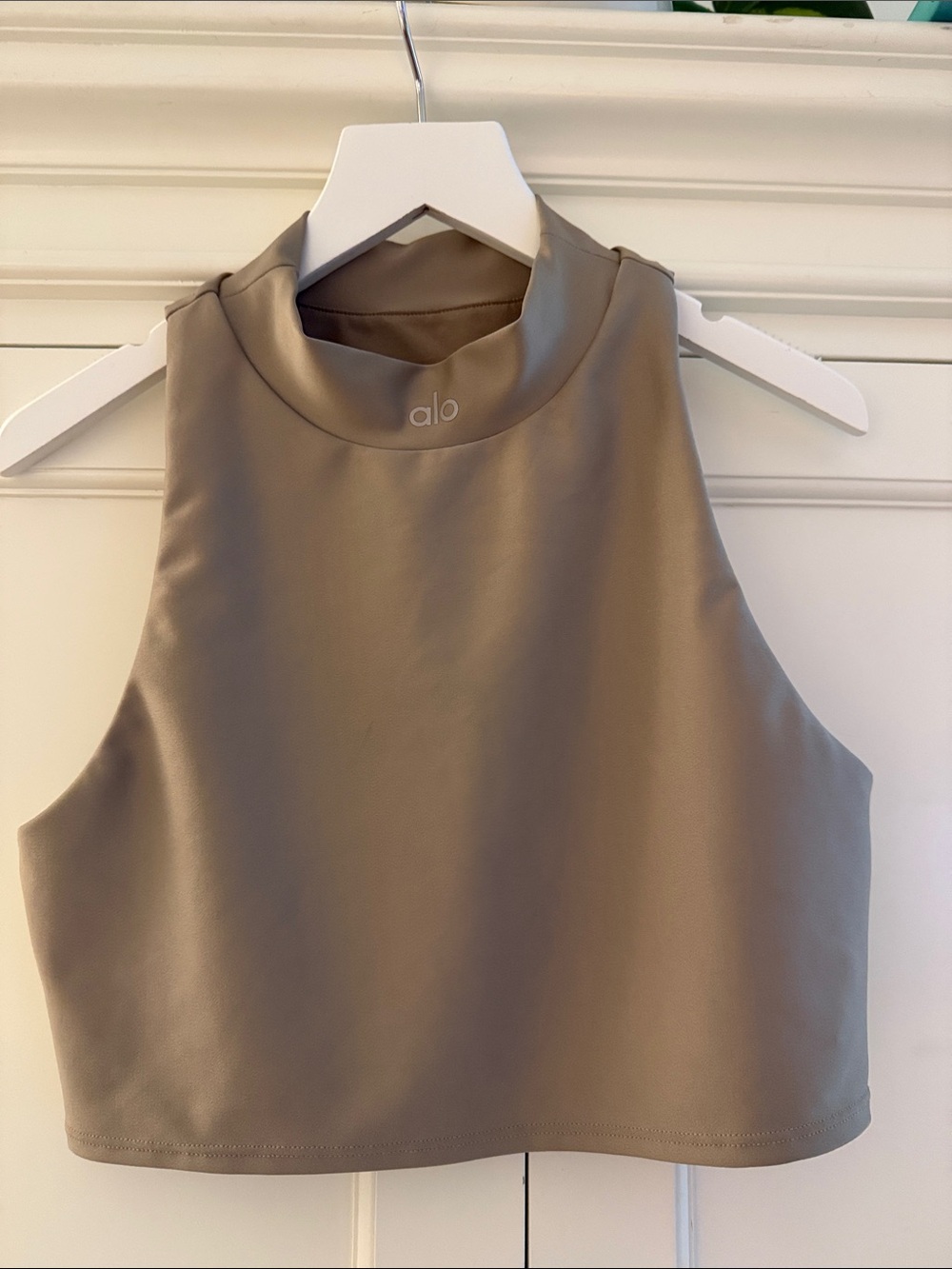 ALO Yoga Airlift Fuse High Neck Crop Bra Tank in Gravel